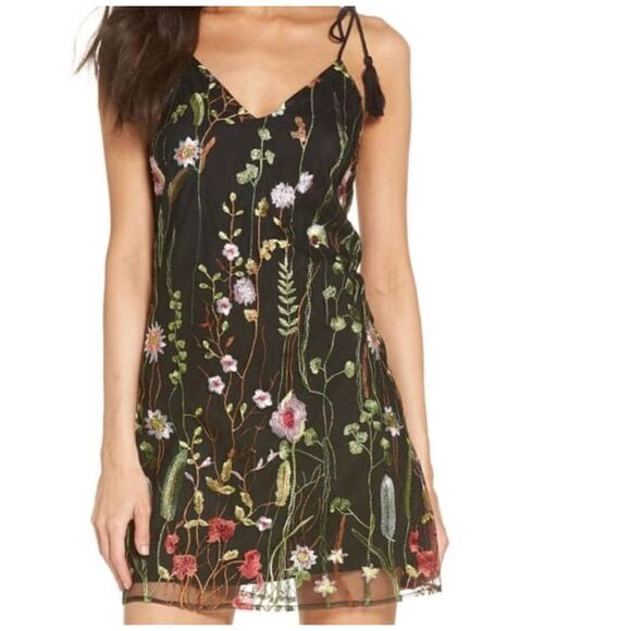Ali & Jay Treat Yourself Embroidered Minidress size m - Picture 1 of 7